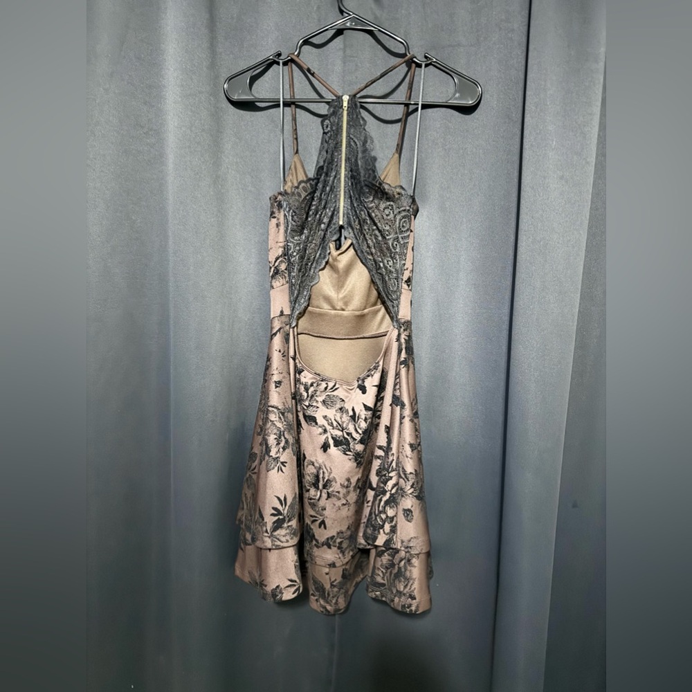 Dress - Picture 2 of 3